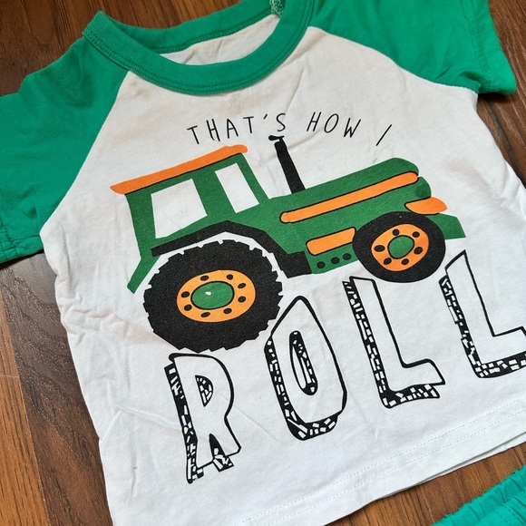 Tractor outfit “That’s How I Roll” Size 90 fit similar to 2T - Picture 2 of 4